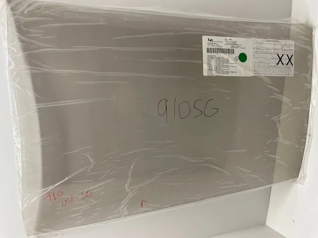 WINDOW, CENTER RIGHT 910 SG